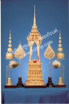 บุษบกปิดทองแท้ลงยา พร้อมเครื่องสูง