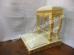 โต๊ะกราบคุกเข่า แกะลายปิดทอง ร่องครีม