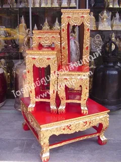 โต๊ะชัด แกะลายปิดทอง สีแดง