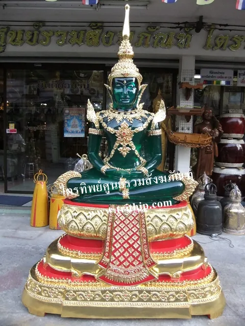 พระแก้วมรกต 40" ฤดูร้อน