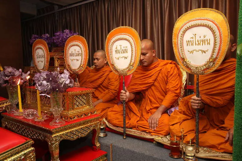 อภิธรรมศพ | สวด อภิธรรม คือ อะไร