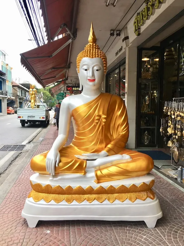 ชวนมาดู “ราคาพระพุทธรูป” ตามวัสดุที่ใช้: ทองคํา เงิน สําริด และอื่นๆ