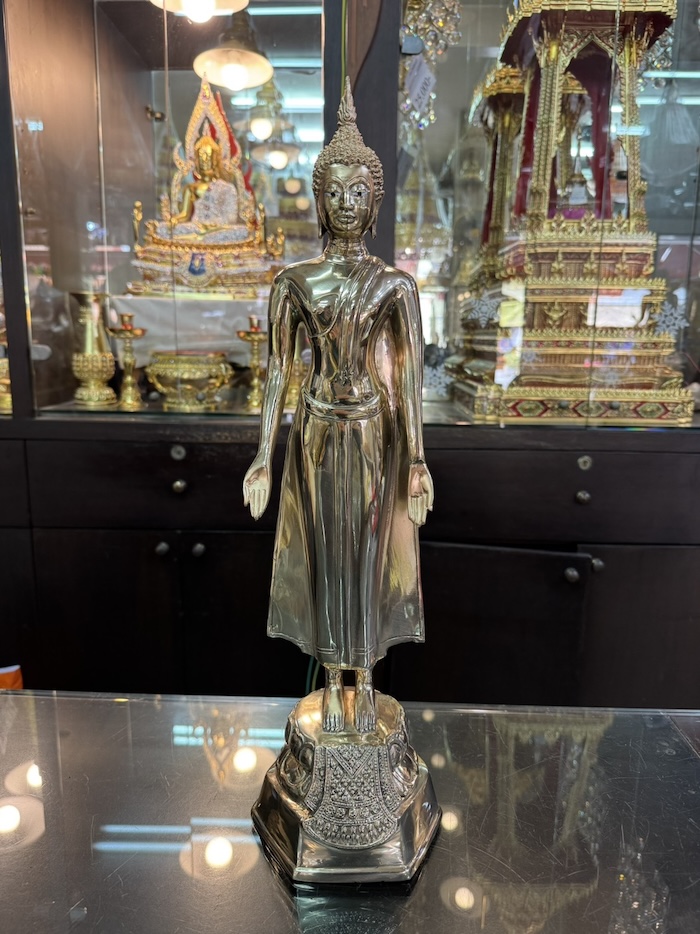 เลือกพระพุทธบูชาให้เหมาะกับตนเอง: คำแนะนำสำหรับผู้เริ่มต้น