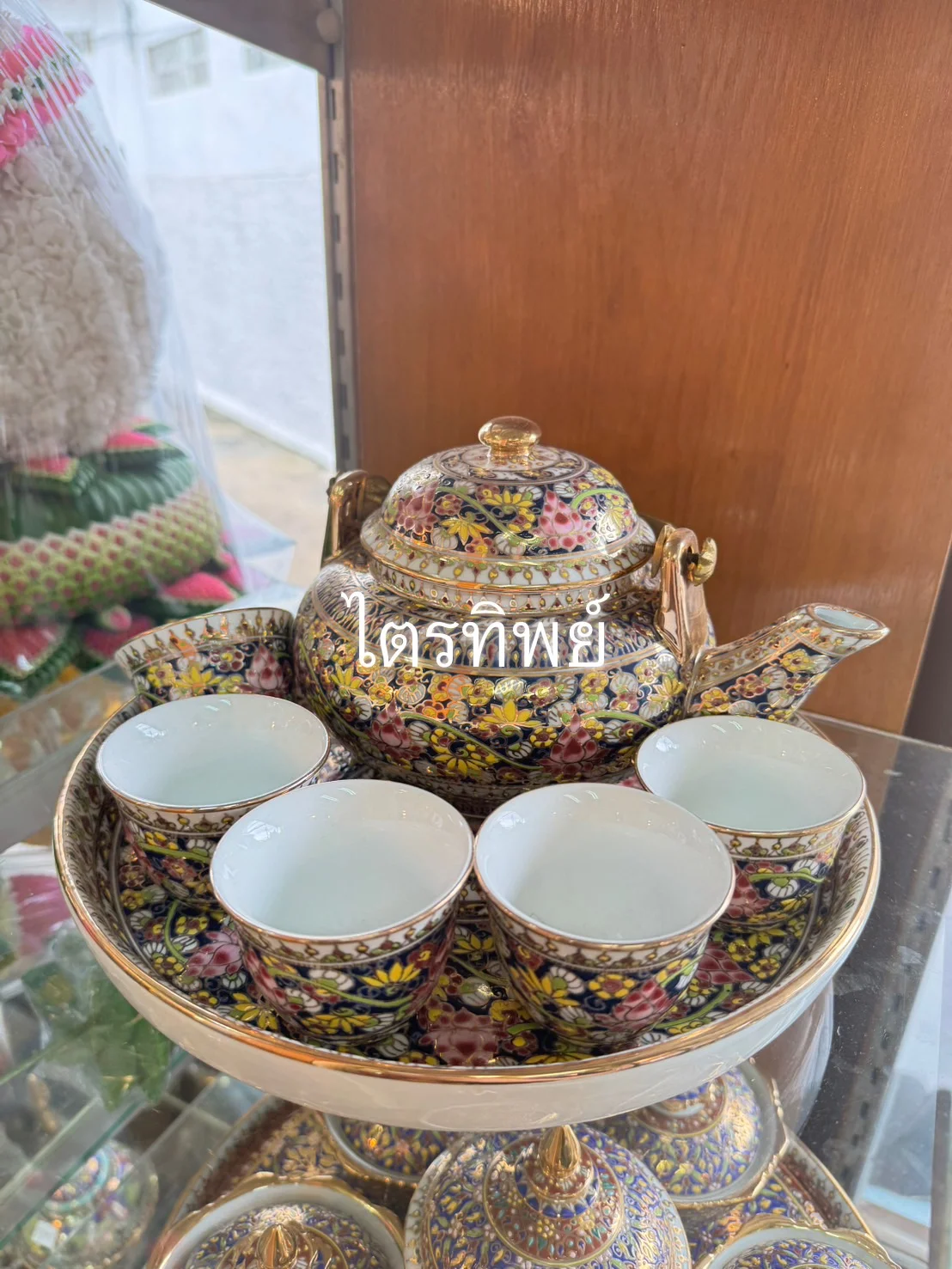 ชุดน้ำชา เบญจรงค์