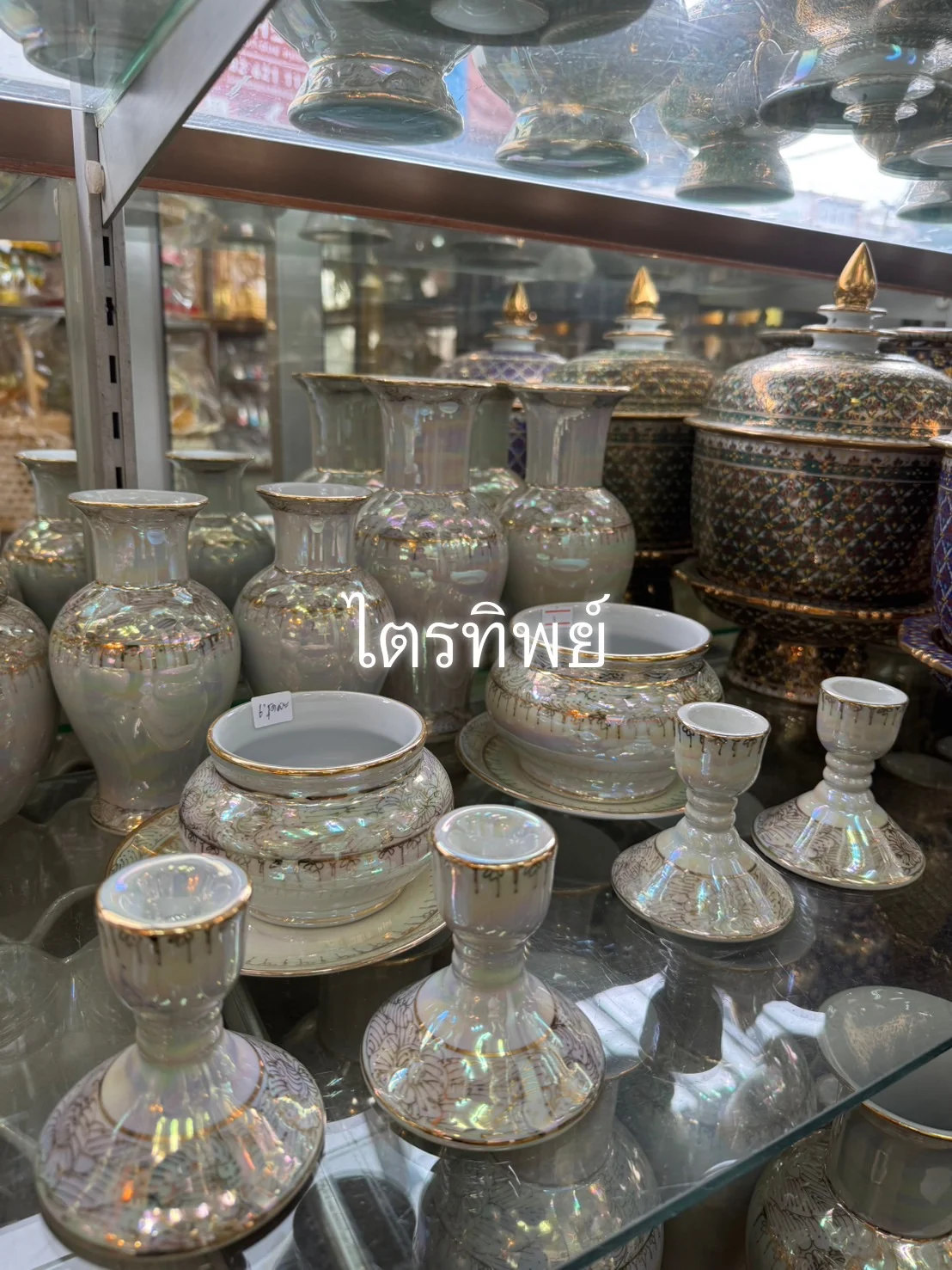 ชุดหน้าพระ มุกลาย