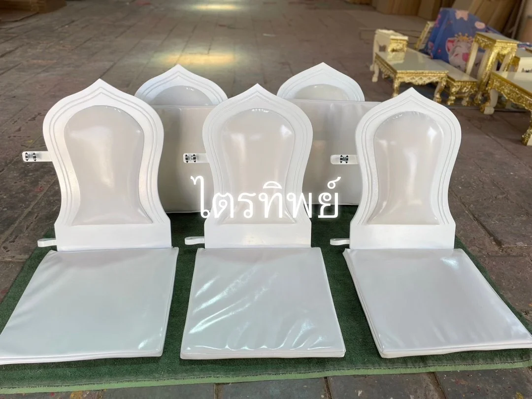 อาสนะ: เบาะรองนั่งพระสำหรับพิธีกรรม