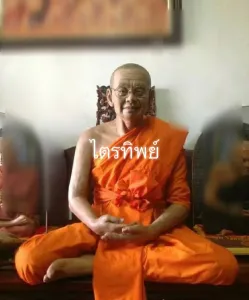 รูปเหมือนหลวงพ่อฤๅษีลิงดำ 30\"